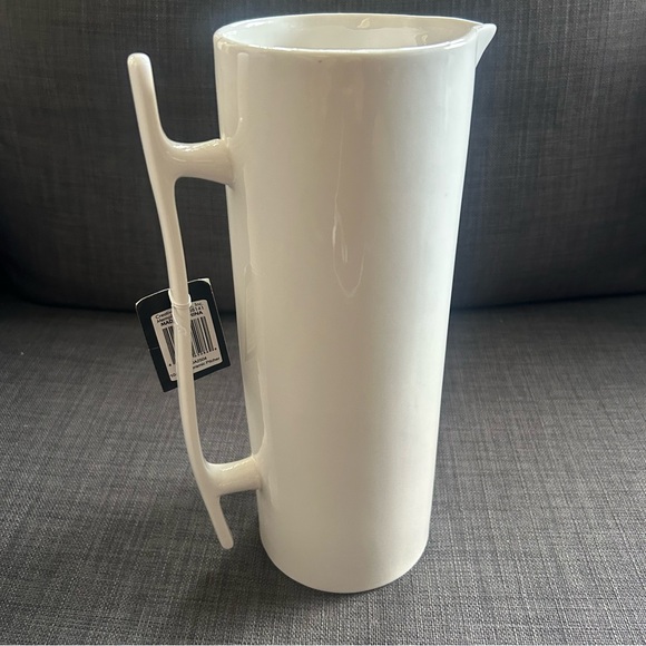 CREATIVE CO-OP Measuring Pitcher With Handle 1.7 Liter Ceramic #0925257 - Picture 6 of 16